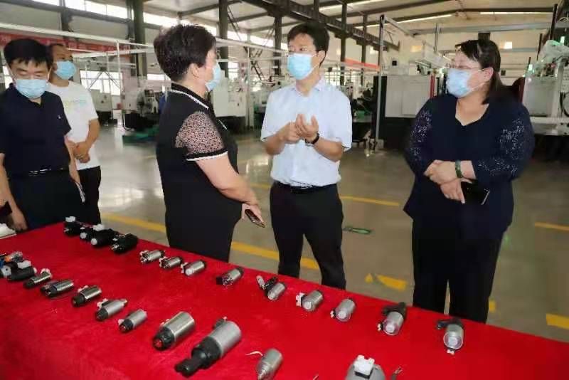塞女鸡安阳市市长高永一行莅临我公司参观调研